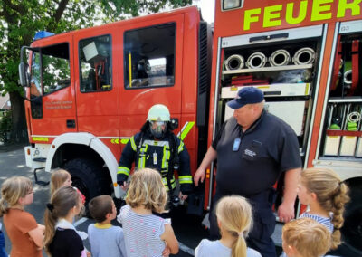 Grundschule Georgsdorf: Besuch bei der Feuerwehr